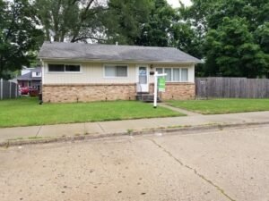 Selling a House After the Death of a Spouse in Illinois