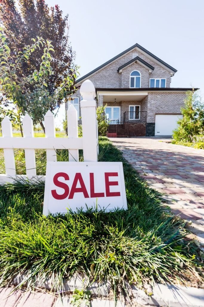 Stress-Free Way to Sell a House for Cash With a Mortgage in Indiana: The Complete Guide Every Homeowner Needs 1 How the Mortgage Payoff Process Works When You Sell for Cash